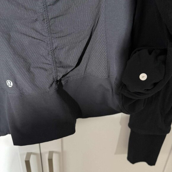 Lululemon athletica reversable Sweater Zipper hoodie pockets Black Size 6 - Picture 9 of 11